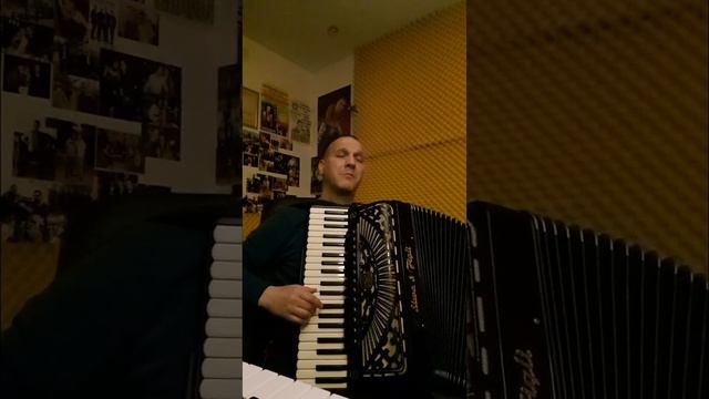 Romanian instrumentalIonika Minune by Sasko Velkov