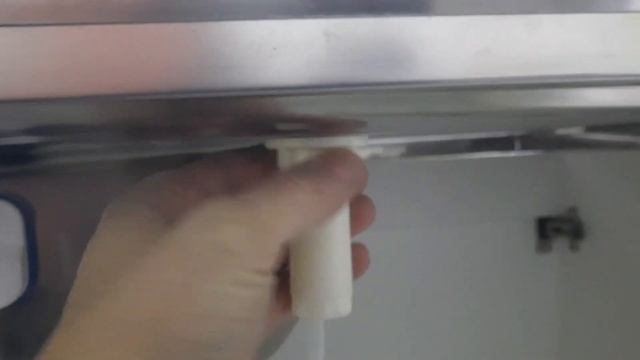 Как установить врезной дозатор для жидкого мыла на кухни. Подробная видео инструкция. смотреть онлайн