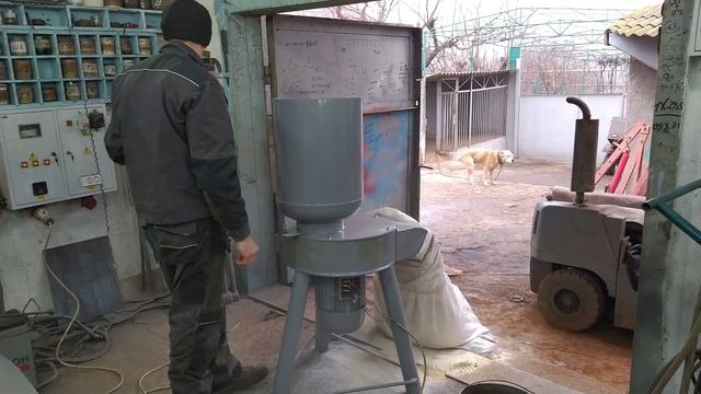 зернодробилка 7.5 кВт 720 кг.час по ячменю при решете 4 мм