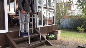 Ходунки для ходьбы по лестнице для инвалидов и пожилых людей. Презентация на даче