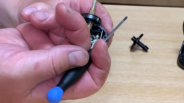 Обзор рыболовной катушки SHIMANO 21 COMPLEX XR C2000 F4 смотреть онлайн