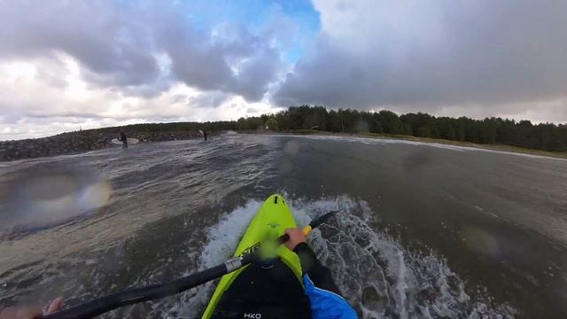 Каяк серфинг в Батарейной бухте смотреть онлайн