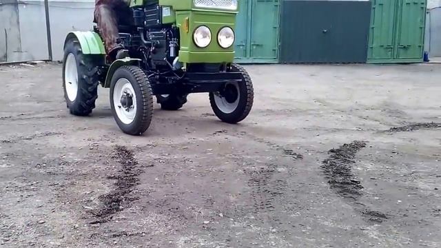Мини-трактор Rossel XT 184 Green. Краткий обзор. смотреть онлайн