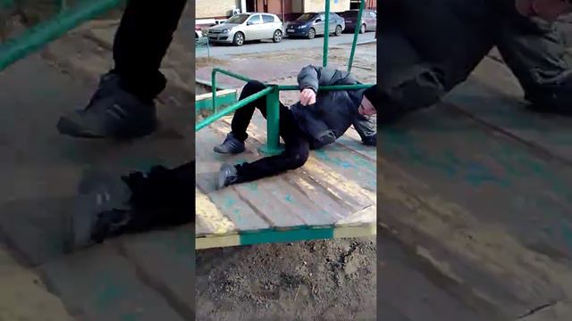 Раскрутили пацана до тошноты) смотреть онлайн