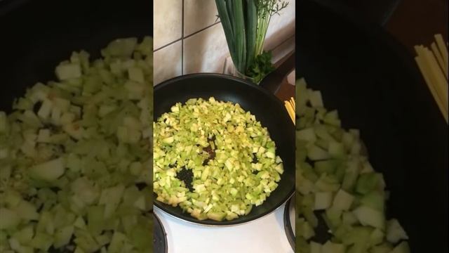 Идея для обеда, зелёные овощи +спагетти. #кулинария #пп смотреть онлайн