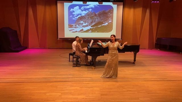 L. Bernstein - I am easily assimilated (Old Lady Tango) - Алина Кардакова / Юлия Никитина смотреть онлайн