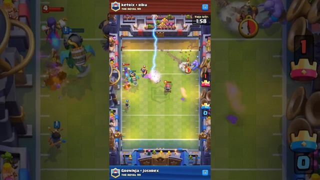 TOUCHDOWN friendly battle || Clash Royale Touchdown Challenge смотреть онлайн
