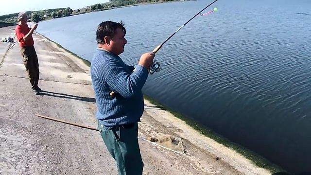 Толстолобик на маленький крючок смотреть онлайн