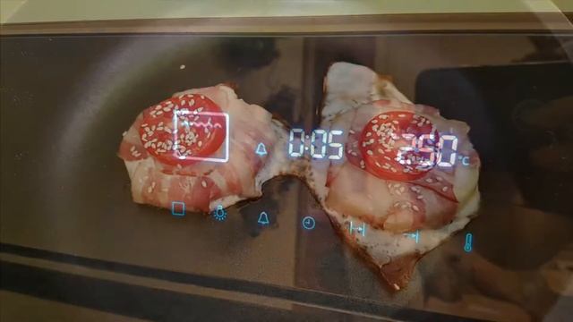 ЯЙЦО + БЕКОН смотреть онлайн