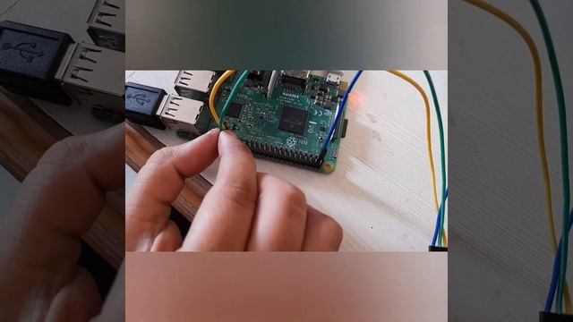 Reading temperature, humidity from the sensors using Raspberry pi #iot #iotprojects #mtechlab смотреть онлайн