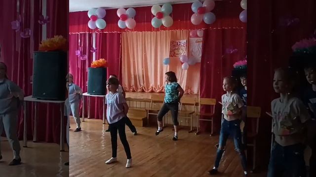 С Днём матери (МБОУ СОШ №35) смотреть онлайн