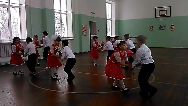 Танец "Вася-Василёк". Ансамбль "Светлячок" 1 класс смотреть онлайн