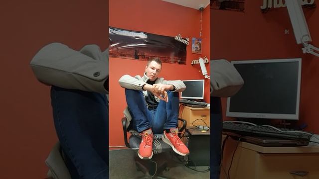 есть два мира: мир иллюзии и мир реальности.из иллюзии в реальность приходят все.Вопрос только:когд смотреть онлайн