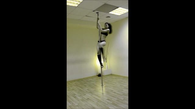 My first tricks in the pole dance.wmv смотреть онлайн