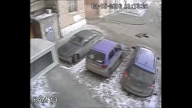 Мусоровоз задавил бабушку насмерть и....уехал! смотреть онлайн