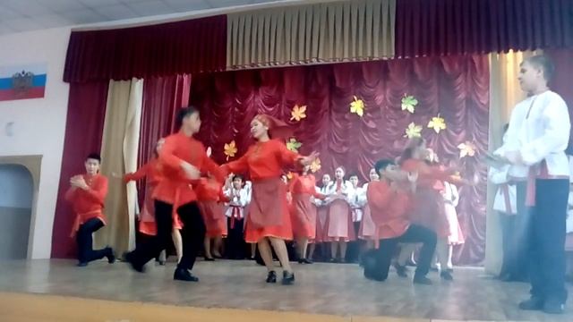 Удмуртский танец. Мой любимый класс 10В смотреть онлайн