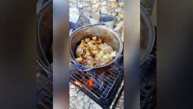 Шулюм из куриных ножек