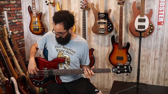 Epiphone Embassy Pro - A Budget Gibson Thunderbird By Any Other Name - LowEndLobster Review смотреть онлайн