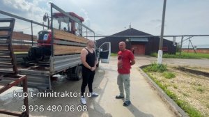 Менеджер Дмитрий и довольный постоянный клиент