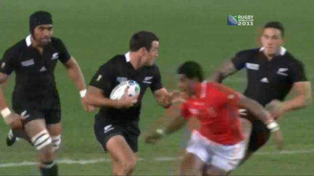 Sonny Bill Williams crunched by Sione Kalamafoni смотреть онлайн