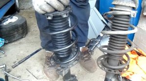 Замена Предних Стоек Амортизатора на Honda FIT