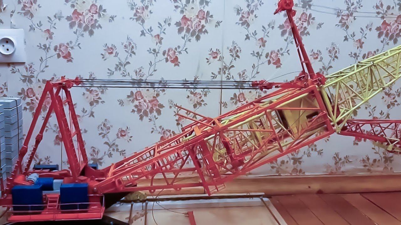 Монтаж модели башенного крана КБ-502.