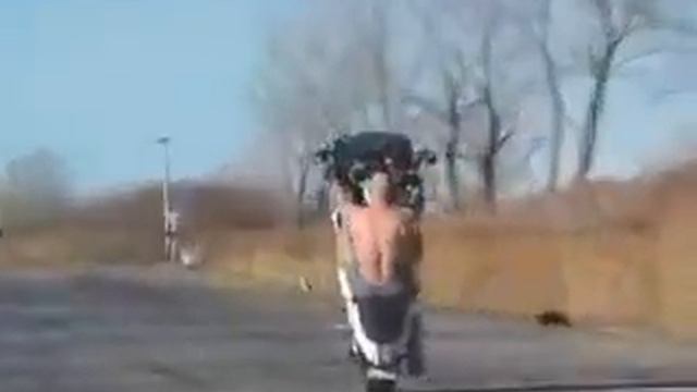 caidas en moto y trucos..wmv смотреть онлайн