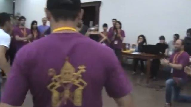 красивый танец наших друзей.mpg