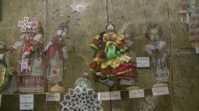 ВЫСТАВКА (КУКЛЫ-МОТАНКИ И ВЫШИВКА БИСЕРОМ) (Dolls. Embroidery) смотреть онлайн