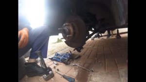 Remove the brake pad pads Chevrolet Epica /Снимаем колодки ручника Chevrolet Epica