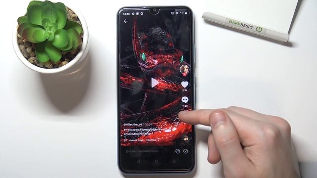 REALME C25Y | Как установить анимированные обом на REALME C25Y - Живие обои на REALME C25Y смотреть онлайн