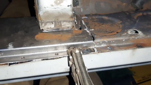 Будни тазовода. Как приварить внутренний порог самому. смотреть онлайн