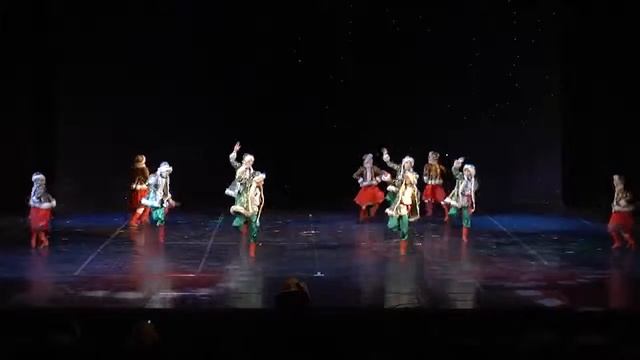 Хореографический ансамбль "Солнышко Петербурга" Сибирские выкамуры смотреть онлайн