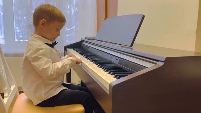 Александр Космовский 4 года «Вальс собачек» смотреть онлайн