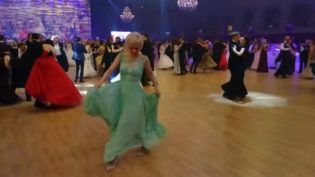 Малышева Юлия на Венском балу 2017 года смотреть онлайн