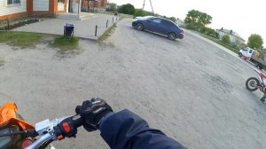 Красавицы катались до последнего на мотоцикле | Катаем девушек по полям на мотоциклах