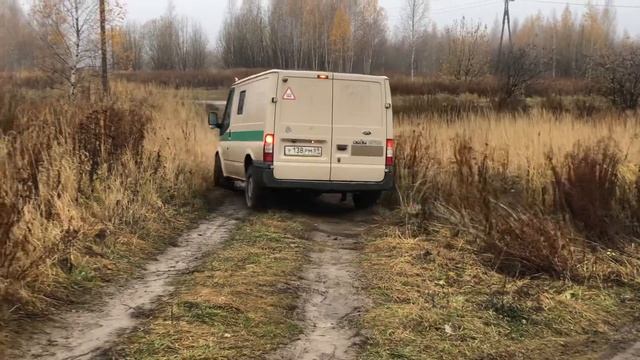 Форд транзит работа полного привода 4х4 по грязи ! Ford transit work all-wheel drive 4x4 on dirt ! смотреть онлайн