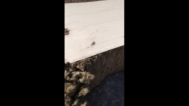 Вода разрушает минеральную вату, сэндвич-панели теряют свои свойства.