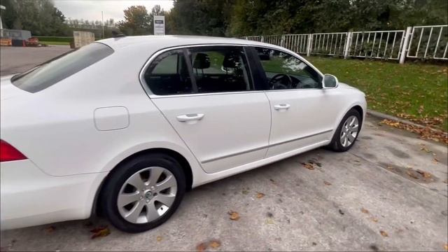 Skoda Superb 1.6 TDI Elegance GreenLine II Euro 5 (s/s) 5dr смотреть онлайн