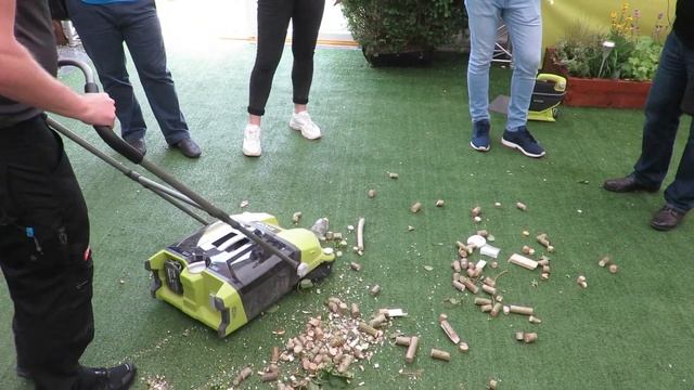 Конференция Ryobi 2019 (Лондон, 21-22 мая). Аккумуляторная подметальная машина