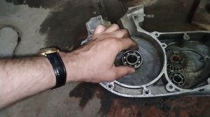 установка подшипников и сальников в картер мотоцикла Восход