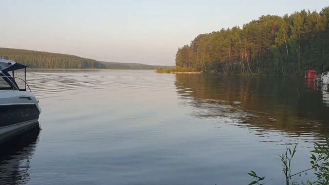 Теплоход на базе отдыха "Русь" смотреть онлайн