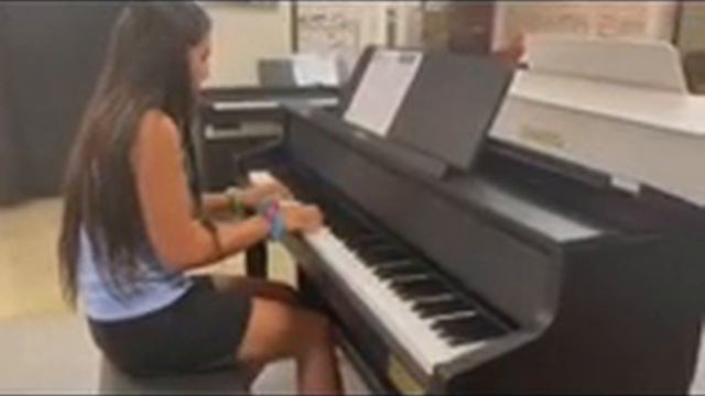 Christmas in June (Testing the Casio GP-310 at BHA Piano Center) смотреть онлайн