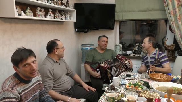 Мальчишник на улице Болотова! Гармонь это не история, а душа русского человека смотреть онлайн