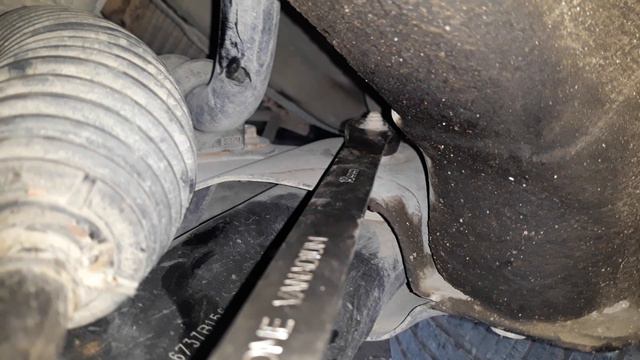 Меняем рычаги передней подвески "Весты". Подробное видео. смотреть онлайн