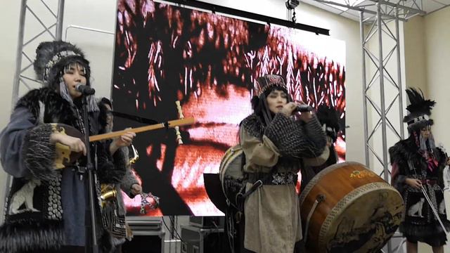 Выступления фолк группы в МВДЦ Сибирь. смотреть онлайн