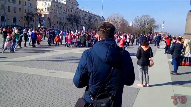 ГУЛЯЕТ МАСЛЕНИЦА В АСТРАХАНИ, АСТРАХАНЦЫ ОТДЫХАЮТ смотреть онлайн