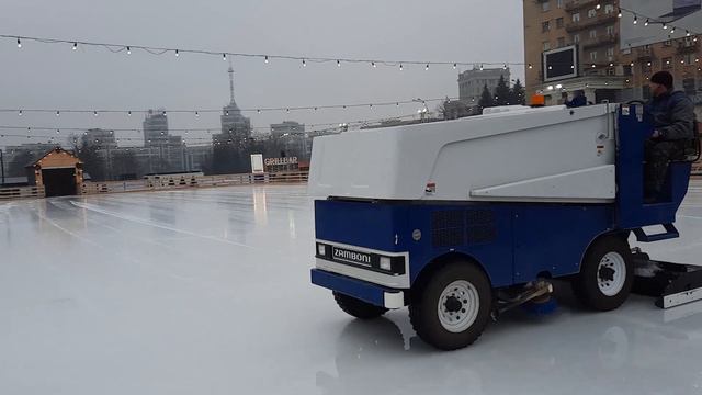 Каток на пл.Свободы. Харьков 2021 смотреть онлайн