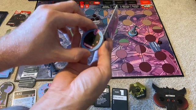 Unmatched Adventures: Alice vs. Mothman and Loveland Frog смотреть онлайн