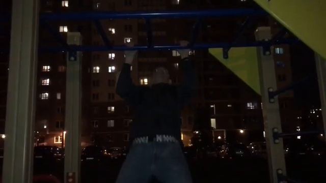 Подтягивание на турничке смотреть онлайн